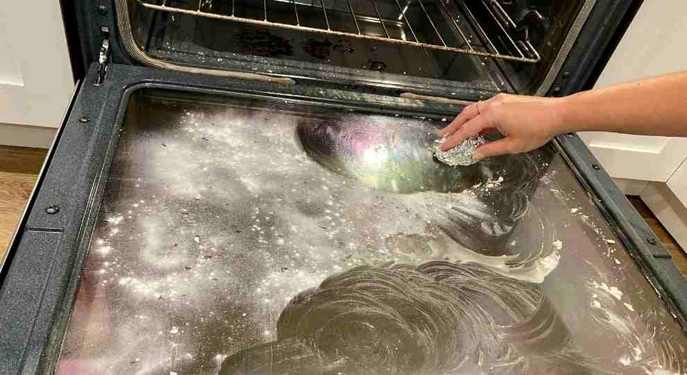 Read more about the article Mind-Blowing Oven Cleaning Hacks You Have To Try