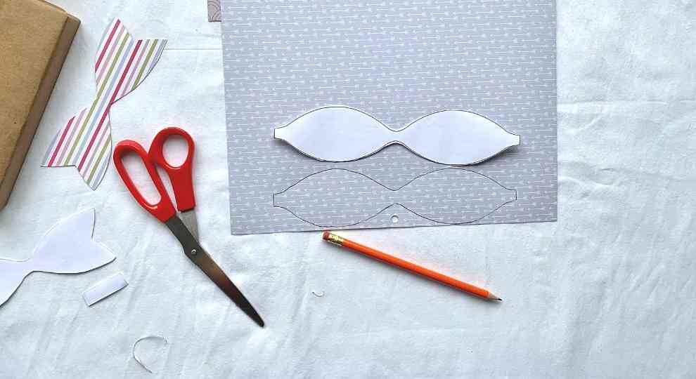 Trace your paper bow template